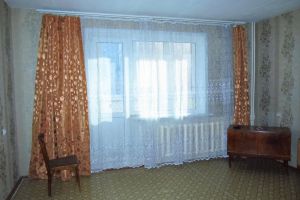 Продам квартиру 1 комнатную с общей площадью 40.9м2, 4/9 эт., на улице 7 микро, Заозерный район, г. Курган, Курганская обл., Россия, агентство Домовой45