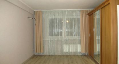 Продам квартиру 1 комнатную с общей площадью 37.1м2, 7/9 эт., на улице 6а микро, Заозерный район, г. Курган, Курганская обл., Россия, агентство Домовой45. Фотография №1