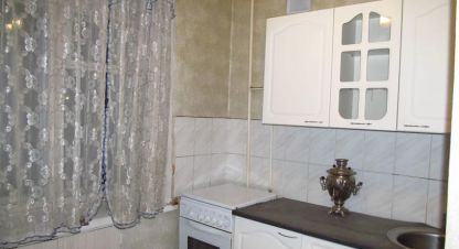 Продам квартиру 3-х комнатную с общей площадью 50.1м2, 3/5 эт., на улице Блюхера, Швейная фирма район, г. Курган, Курганская обл., Россия, агентство Домовой45. Фотография №1