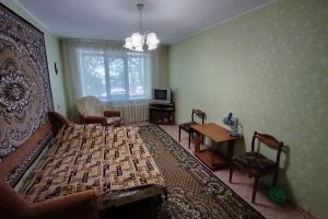 Продам квартиру 3-х комнатную с общей площадью 60.3м2, 1/5 эт., на улице Уральская, Швейная фирма район, г. Курган, Курганская обл., Россия, агентство Домовой45