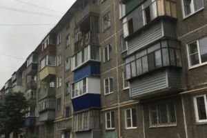 Продам квартиру 2-х комнатную с общей площадью 44.4м2, 4/5 эт., на улице Дзержинского, Северный район, г. Курган, Курганская обл., Россия, агентство Домовой45