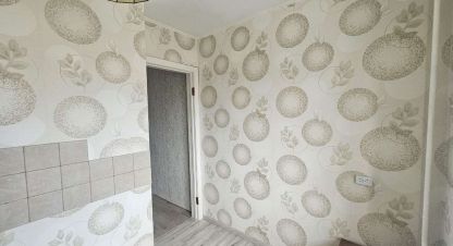 Купить квартиру 3-х комнатную, 58.1 кв. м. Фотография №1 Продам квартиру 3-х комнатную с общей площадью 58.1м2, 4/5 эт., на улице Белоглинская, Октябрьский район, г. Саратов, Саратовская обл., Россия, агентство АН Империя. Фотография №1