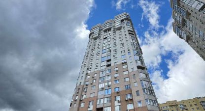 Продам квартиру 1 комнатную с общей площадью 42м2, 22/25 эт., на улице 4-й чернышевского проезд, Заводской район, г. Саратов, Саратовская обл., Россия, агентство АН Империя. Фотография №1