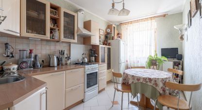 Продам квартиру 2-х комнатную с общей площадью 65м2, 4/10 эт., на улице Советская, Советский район, г. Казань, Татарстан респ., Россия, агентство Мультилистинг.РФ. Фотография №1