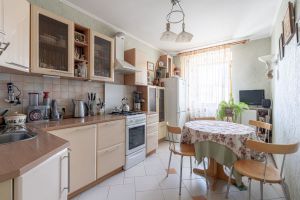Продам квартиру 2-х комнатную с общей площадью 65м2, 4/10 эт., на улице Советская, Советский район, г. Казань, Татарстан респ., Россия, агентство Мультилистинг.РФ