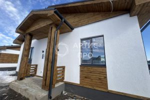 Продам дом 4-х комнатный с общей площадью 120м2, на улице Ягодная, г. Прохладный, Свердловская обл., Россия, агентство Артис Про Продам дом 4-х комнатный с общей площадью 120м2, на улице Ягодная, г. Прохладный, Свердловская обл., Россия, агентство Артис Про