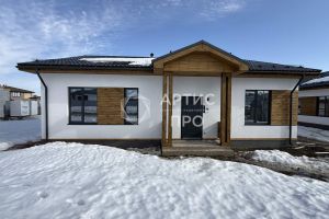 Продам дом 4-х комнатный с общей площадью 132.7м2, на улице Ягодная, г. Прохладный, Свердловская обл., Россия, агентство Артис Про Продам дом 4-х комнатный с общей площадью 132.7м2, на улице Ягодная, г. Прохладный, Свердловская обл., Россия, агентство Артис Про