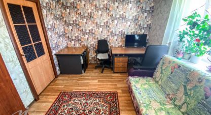 Купить квартиру 2-х комнатную, 49.6 кв. м. Фотография №1 Продам квартиру 2-х комнатную с общей площадью 49.6м2, 5/5 эт., на улице Прудская ул, г. Новоалтайск, Алтайский край, Россия, агентство Миэль офис в Барануле. Фотография №1