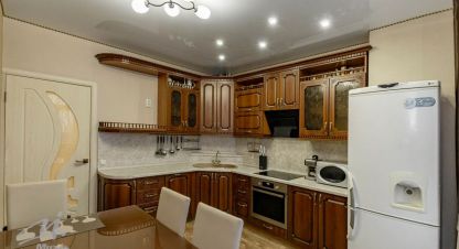 Купить квартиру 2-х комнатную, 69.3 кв. м. Фотография №1 Продам квартиру 2-х комнатную с общей площадью 69.3м2, 2/10 эт., на улице Прудская ул, г. Новоалтайск, Алтайский край, Россия, агентство Миэль офис в Барануле. Фотография №1