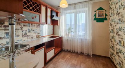 Продам квартиру 2-х комнатную с общей площадью 48.8м2, 8/10 эт., на улице Лазурная ул, Индустриальный район, г. Барнаул, Алтайский край, Россия, агентство Миэль офис в Барануле. Фотография №1