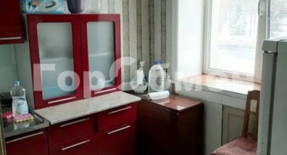 Купить квартиру 3-х комнатную, 41 кв. м. Фотография №1 Продам квартиру 3-х комнатную с общей площадью 41м2, 2/4 эт., на улице Горького, г. Калтан, Кемеровская обл., Россия, агентство ГорОбмен. Фотография №1