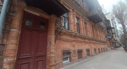 Купить торговое помещение, 185 кв. м. Фотография №1 Продам торговое помещение с общей площадью 185м2, на улице Красная, Шевченковский район, г. Днепр, Днепропетровская обл., Украина, агентство АН Ваша Планета. Фотография №1