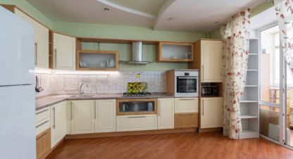 Продам квартиру 3-х комнатную с общей площадью 104м2, 2/6 эт., на улице Березовский пер, г. Астрахань, Астраханская обл., Россия, агентство Доверие AN. Фотография №1