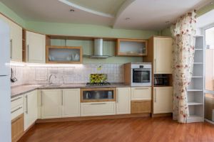 Продам квартиру 3-х комнатную с общей площадью 104м2, 2/6 эт., на улице Березовский пер, г. Астрахань, Астраханская обл., Россия, агентство Доверие AN Продам квартиру 3-х комнатную с общей площадью 104м2, 2/6 эт., на улице Березовский пер, г. Астрахань, Астраханская обл., Россия, агентство Доверие AN