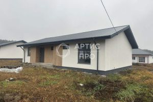 Продам дом 4-х комнатный с общей площадью 132м2, на улице Дальняя, г. Ключи, Свердловская обл., Россия, агентство Артис Про Продам дом 4-х комнатный с общей площадью 132м2, на улице Дальняя, г. Ключи, Свердловская обл., Россия, агентство Артис Про