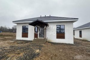 Продам дом 4-х комнатный с общей площадью 87.6м2, на улице Отто шмидта, г. Курганово, Свердловская обл., Россия, агентство Артис Про Продам дом 4-х комнатный с общей площадью 87.6м2, на улице Отто шмидта, г. Курганово, Свердловская обл., Россия, агентство Артис Про