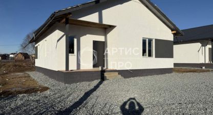 Купить дом 4-х комнатную, 118.8 кв. м. Фотография №1 Продам дом 4-х комнатный с общей площадью 118.8м2, г. Курганово, Свердловская обл., Россия, агентство Артис Про. Фотография №1