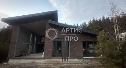 Купить коттедж/дачу 5-ти комнатную, 180 кв. м. Фотография №1 Продам коттедж/дачу 5-ти комнатную с общей площадью 180м2, на улице Дальняя, г. Ключи, Свердловская обл., Россия, агентство Артис Про. Фотография №1