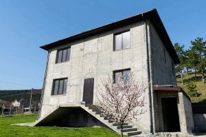 Продам дом 4-х комнатный с общей площадью 264м2, на улице Плотинная, г. Севастополь, Крым авт. респ., Россия, агентство InVita Realty