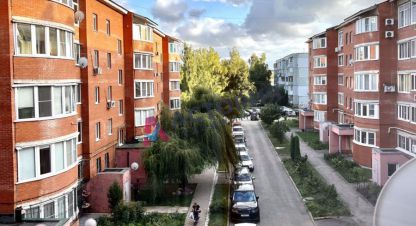 Купить квартиру 2-х комнатную, 68.3 кв. м. Фотография №1 Продам квартиру 2-х комнатную с общей площадью 68.3м2, 3/5 эт., на улице Ясенковский проезд, Центральный район, г. Щёкино, Тульская обл., Россия, агентство АН Астория. Фотография №1