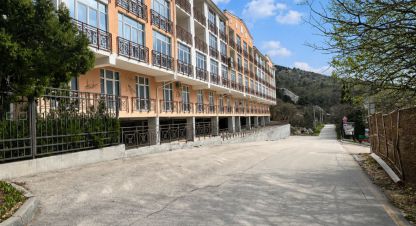 Купить квартиру, 64.3 кв. м. Фотография №1 Продам квартиру с общей площадью 64.3м2, 4/5 эт., на улице Севастопольская зона юбк тер, г. Севастопольская зона юбк, Крым авт. респ., Россия, агентство Центр продаж НОВОСТРОЙКИ. Фотография №1