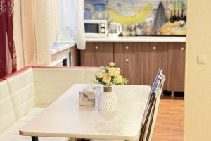 Сдам квартиру 2-х комнатную с общей площадью 45м2, 3/5 эт., на улице Горького площадь, г. Магадан, Магаданская обл., Россия, агентство Джойнио Сдам квартиру 2-х комнатную с общей площадью 45м2, 3/5 эт., на улице Горького площадь, г. Магадан, Магаданская обл., Россия, агентство Джойнио