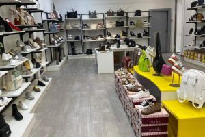 Сдам торговое помещение с общей площадью 200м2, на улице Республики, Ленинский окр район, г. Тюмень, Тюменская обл., Россия, агентство Джойнио Сдам торговое помещение с общей площадью 200м2, на улице Республики, Ленинский окр район, г. Тюмень, Тюменская обл., Россия, агентство Джойнио