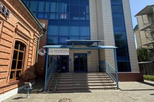 Сдам офисное помещение с общей площадью 228.7м2, Ворошиловский район, г. Волгоград, Волгоградская обл., Россия, агентство Живем Дома