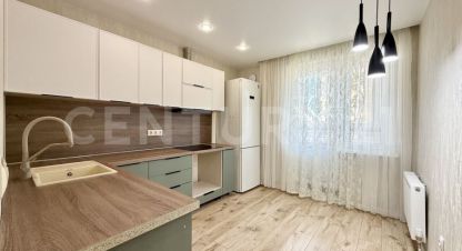 Продам квартиру 1 комнатную с общей площадью 44.15м2, 6/12 эт., на улице 10 пятилетки ул, г. Новочебоксарск, Чувашия респ., Россия, агентство CENTURY 21 Россия. Фотография №1