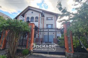 Продам дом 5-ти комнатный с общей площадью 250м2, на улице Автодромный 1-й пер, Центральный район, г. Курск, Курская обл., Россия, агентство Эпсилон - недвижимость