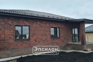 Продам дом 5-ти комнатный с общей площадью 170м2, на улице Луговая, г. Кукуевка, Курская обл., Россия, агентство Эпсилон - недвижимость