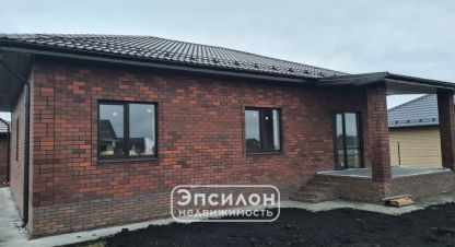 Купить дом 5-ти комнатную, 170 кв. м. Фотография №1 Продам дом 5-ти комнатный с общей площадью 170м2, на улице Луговая, г. Кукуевка, Курская обл., Россия, агентство Эпсилон - недвижимость. Фотография №1