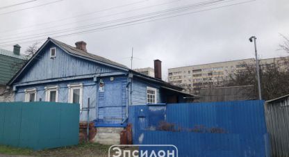 Купить дом 4-х комнатную, 61.2 кв. м. Фотография №1 Продам дом 4-х комнатный с общей площадью 61.2м2, на улице Фатежская 3-я ул, Центральный район, г. Курск, Курская обл., Россия, агентство Эпсилон - недвижимость. Фотография №1