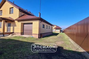 Продам коттедж/дачу 5-ти комнатную с общей площадью 251.4м2, на улице Чистая ул, г. Кукуевка, Курская обл., Россия, агентство Эпсилон - недвижимость