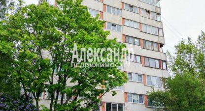 Купить квартиру 1 комнатную, 32.3 кв. м. Фотография №1 Продам квартиру 1 комнатную с общей площадью 32.3м2, 5/9 эт., на улице Ленинградская выборспортивная 7 подъезд, Выборгский район, г. Выборг, Ленинградская обл., Россия, агентство Александр-Недвижимость. Фотография №1