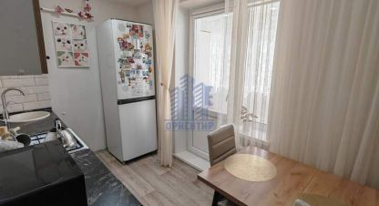 Купить квартиру 1 комнатную, 36.6 кв. м. Фотография №1 Продам квартиру 1 комнатную с общей площадью 36.6м2, 1/5 эт., на улице Винокурова, г. Новочебоксарск, Чувашия респ., Россия, агентство Агентство недвижимости Ориентир. Фотография №1