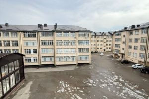 Продам квартиру 2-х комнатную с общей площадью 68м2, 4/4 эт., на улице 8, г. Нальчик, Кабардино-Балкария респ., Россия, агентство Самолет Плюс Нальчик